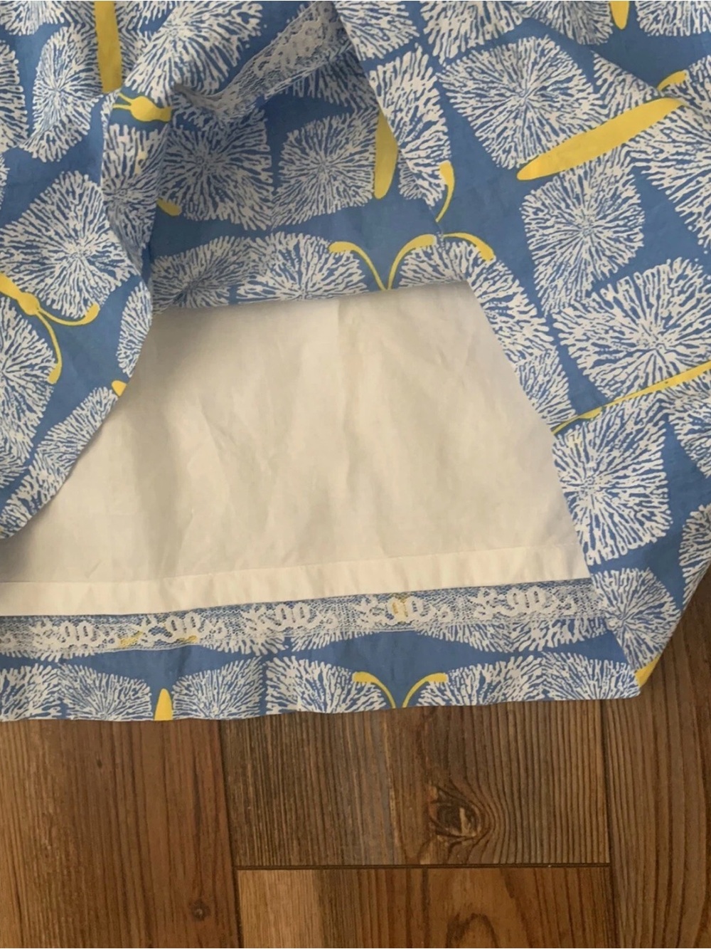 Gorgeous Lilly Pulitzer butterfly shift dress Blue and Yellow EUC - Picture 3 of 6